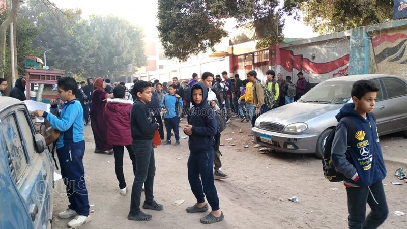 طلاب الصف السادس
