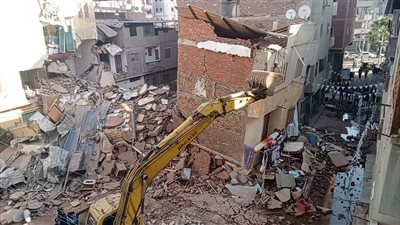  الموت تحت الأنقاض!.. 3167 عقارا تواجه شبح الانهيار بالقاهرة..  و١٤٦٩٩ تحتاج لترميم ولا وحدات بديلة  لتنفيذ الإخلاء.. أصحاب العقارات المهددة بالسقوط يرفضون المغادرة