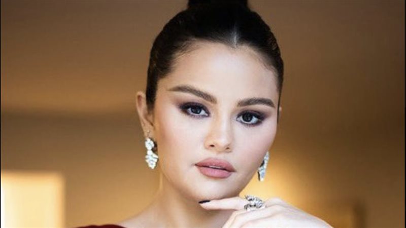 سيلينا جوميز، فيتو