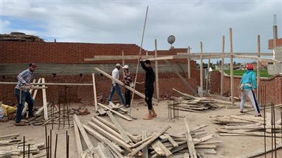 إزالة عدد من مخالفات البناء بالقاهرة الجديدة 
