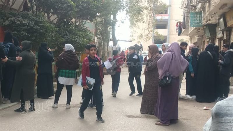 طلاب الصف الأول الإعدادي،فيتو