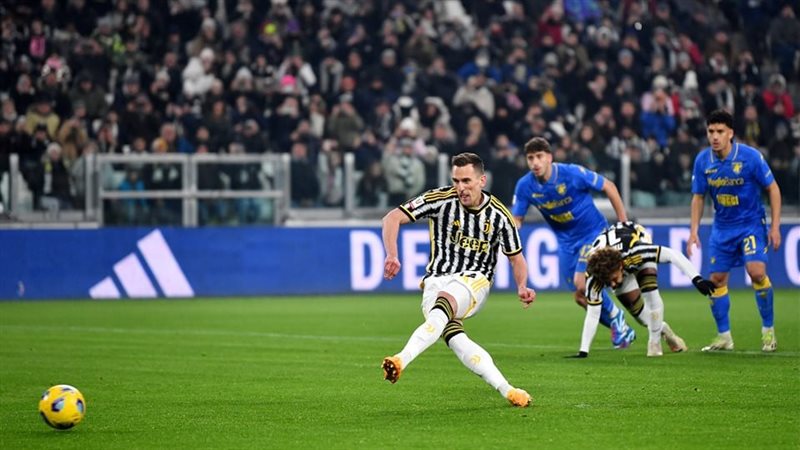 أركاديوز ميليك لاعب