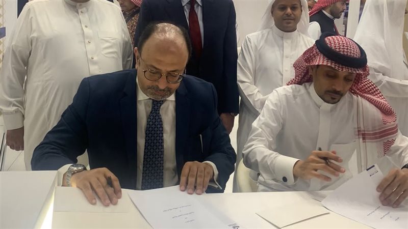 توقيع عقود تحسين