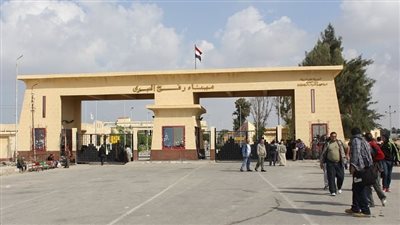 تغطية خاصة للوضع أمام معبر رفح من الجانب المصري (فيديو)