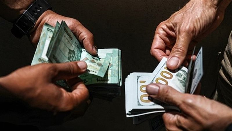تداول الدولار بالسوق