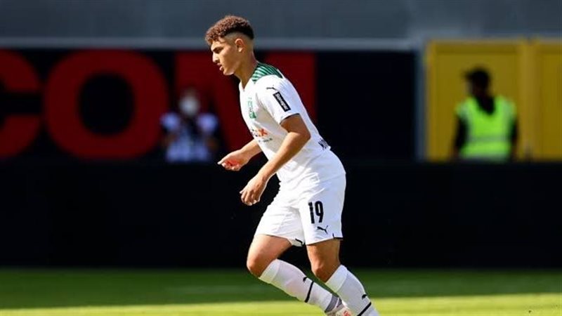 مصطفي أشرف لاعب بروسيا