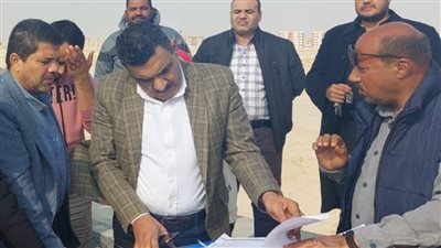 مسئولو الإسكان يتفقدون مشروعات المرافق بمدينة المنيا الجديدة