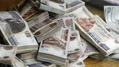 تفسير حلم الفلوس في المنام وعلاقته بالمشاكل والهموم والخلافات الأسرية 