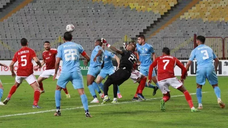 فريق الكرة بالأهلي،