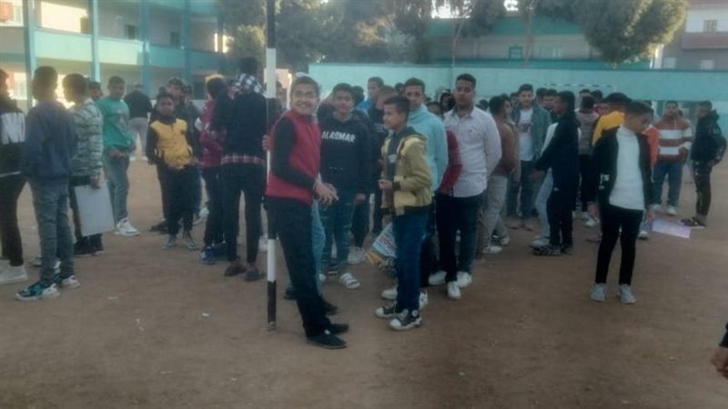 طلاب الشهادة الإعدادية