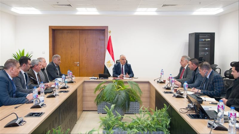 وزير الري الدكتور