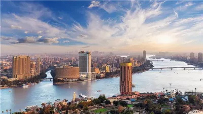ماذا جرى لمصر فى 100 عام؟.. نهضة اقتصادية تحت الاحتلال.. الجنيه المصرى بـ ٥ دولارات أو ٧جرامات ذهب.. واكتفاء ذاتى من القمح.. نهضة طلعت حرب جعلت العملة المصرية الأقوى