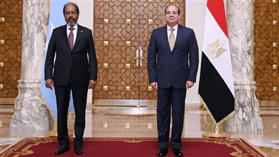  مراسم استقبال رسمية لرئيس الصومال بالاتحادية، السيسي وشيخ محمود يستعرضان حرس الشرف