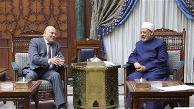 شيخ الأزهر يقترح إعداد منهج موحد للتاريخ واللغة العربية في جميع دول المنطقة 