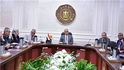وزير العمل يتابع إجراءات تنفيذ خطة الوزارة نحو ميكنة الخدمات المُقدمة للمواطنين