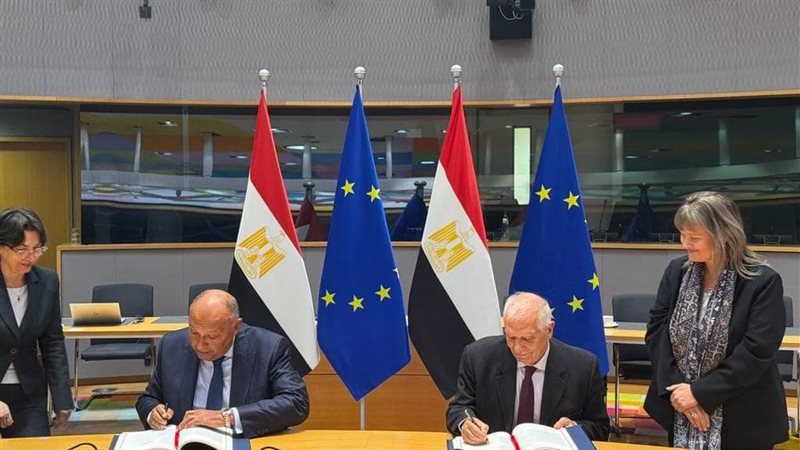 شكري وبوريل، فيتو