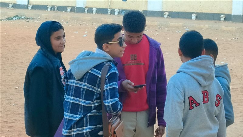 طلاب الشهادة الإعدادية