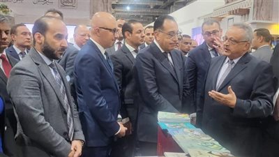 رئيس الوزراء يتفقد جناح مكتبة الإسكندرية بمعرض القاهرة الدولي للكتاب (صور)