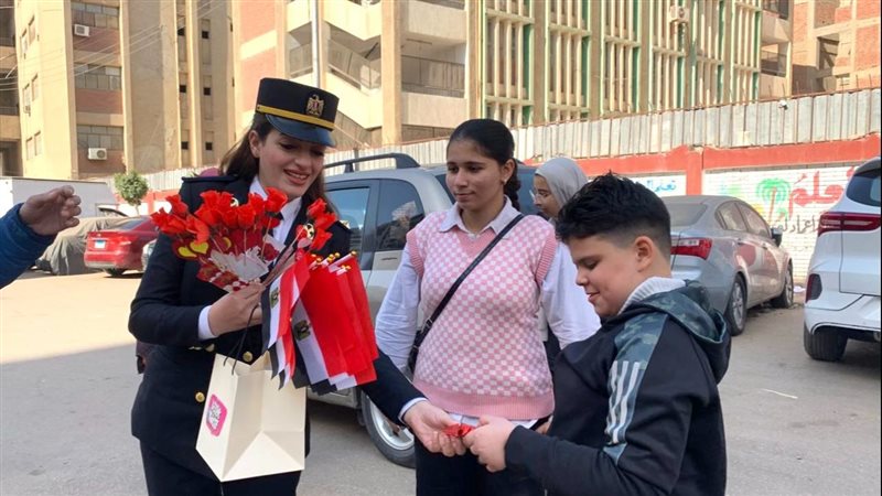 ورود وحلوي من الشرطة