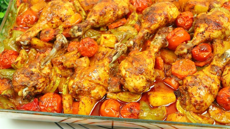 صينية الدجاج بالخضار،