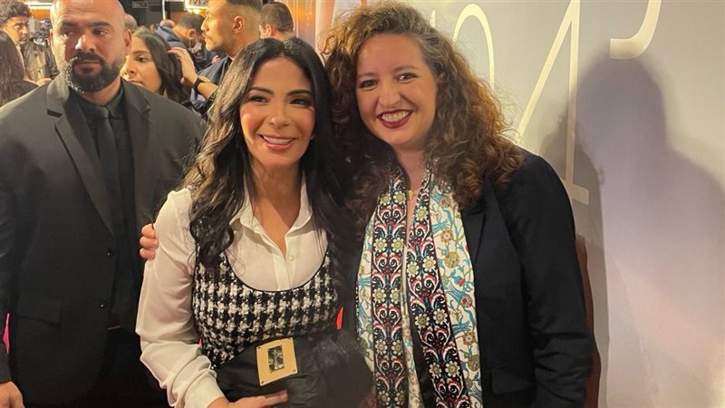 سعاد بوشناق مع منى
