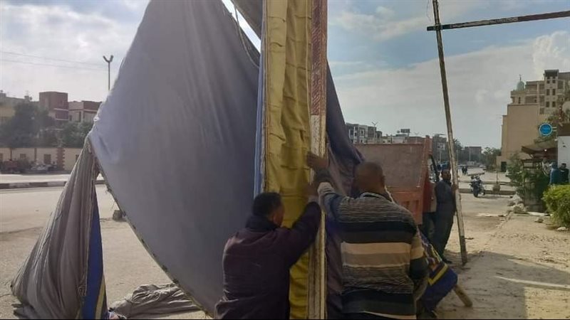 جانب من أعمال الإزالة،