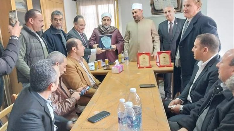 جنيدى يوقع مذكرة