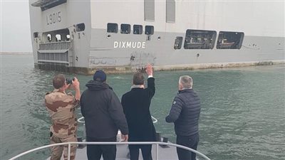 السفينة الفرنسية ديكسمود تغادر ميناء العريش بعد انتهاء مهمتها في علاج الجرحى الفلسطينيين 