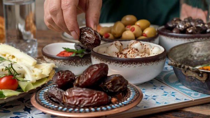 حكم الاكتفاء في السحور