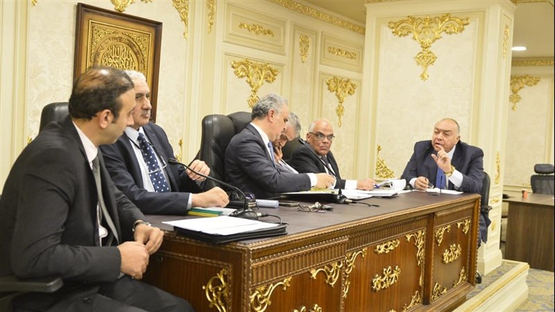 لجنة الاقتراحات والشكاوى