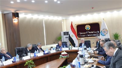 وزير التعليم العالي يوجه بسرعة إعلان نتائج امتحانات نهاية الفصل الدراسي الأول