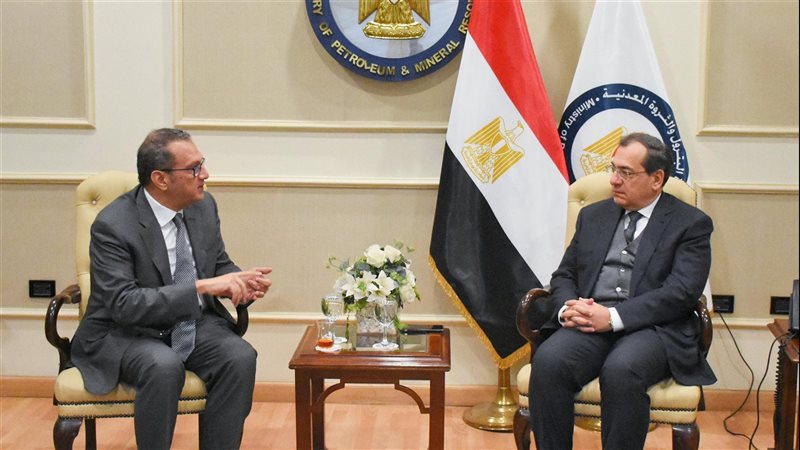 وزير البترول خلال