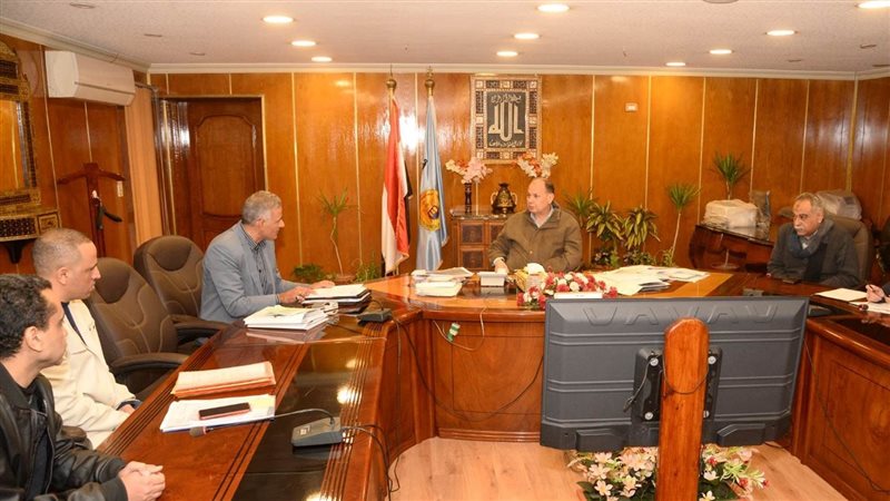 اجتماع محافظ أسيوط،