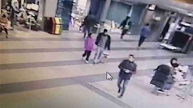طفلتي الاسانسير،