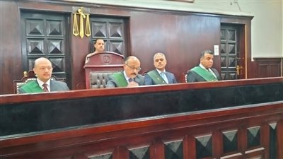 غدا، الحكم علي 3 متهمين بينهم شقيقان لاتهامهم بقتل شاب إثر خلافات بينهما