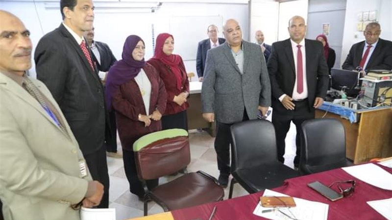 لجنة تقييم المسابقة،