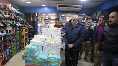 محافظ الجيزة: اتخاذ الإجراءات القانونية حيال محتكري السلع الغذائية