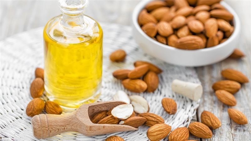 زيت اللوز المر، فيتو