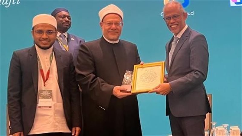 تكرم سنغافورة لمفتي