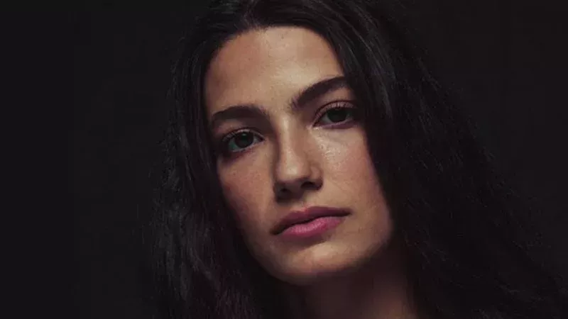 الفنانة تارا عماد،