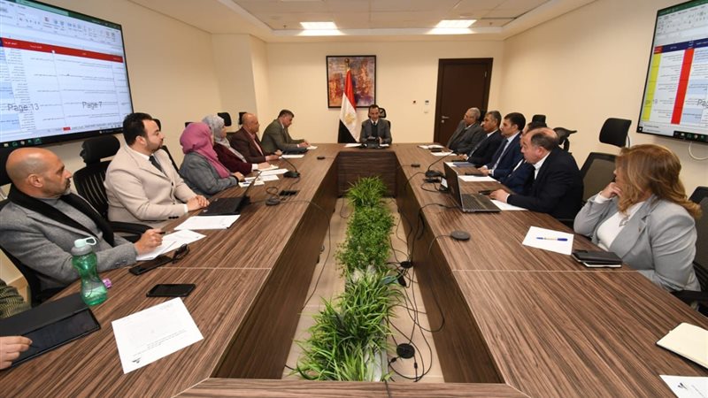 مسؤولو الاسكان