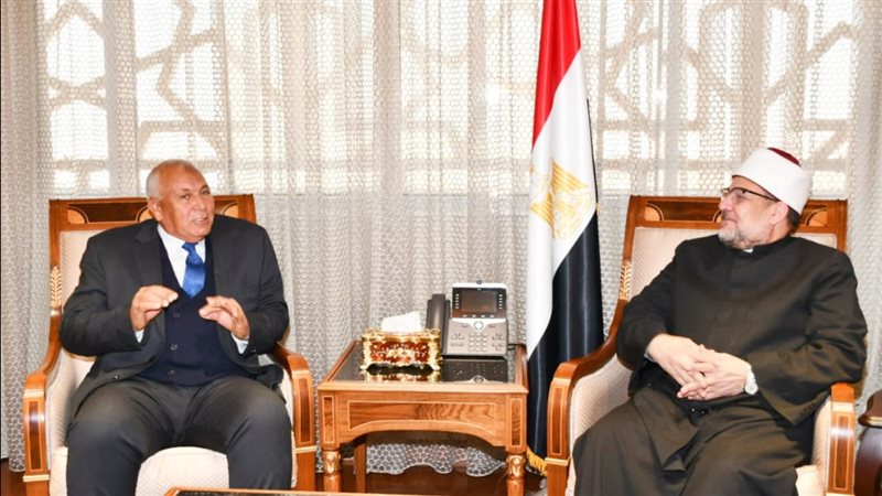 وزير الأوقاف ومحافظ