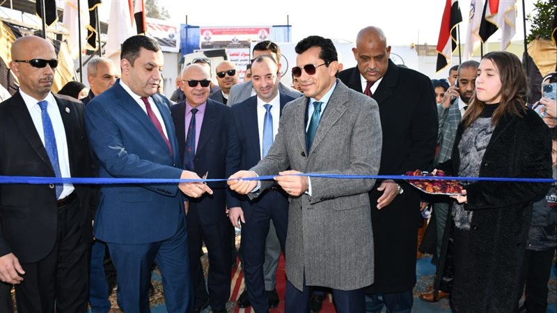 وزير الرياضة يفتتح