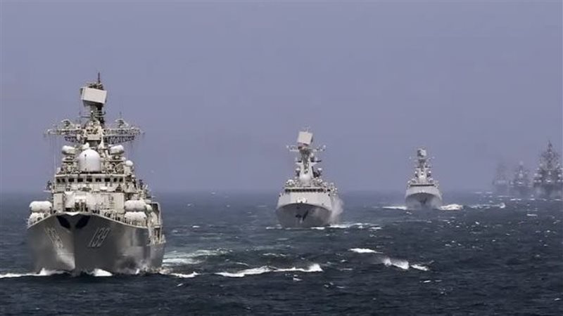 مناورات بحرية مع