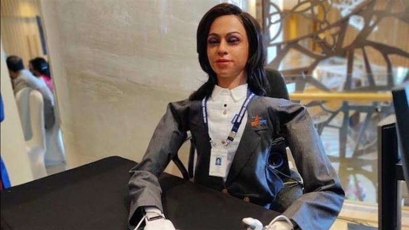 إطلاق روبوت الي الفضاء،