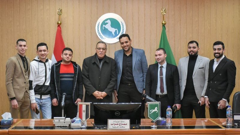 محافظ الشرقية يلتقى