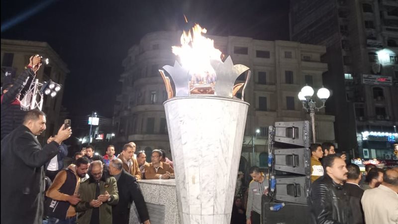 ابقاد الشعلة احتفالا