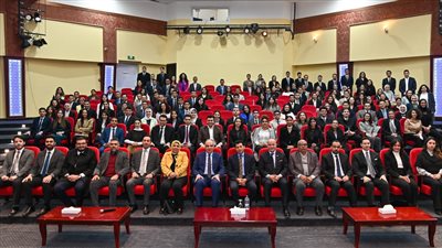أشرف صبحي يستقبل وزير الموارد المائية والري في لقاء مع الشباب