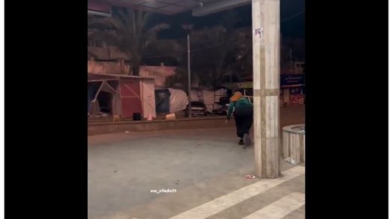 طبيبة تخاطر بحياتها