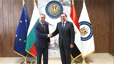 طارق الملا يبحث الفرص الاستثمارية مع وزير الطاقة البلغاري 